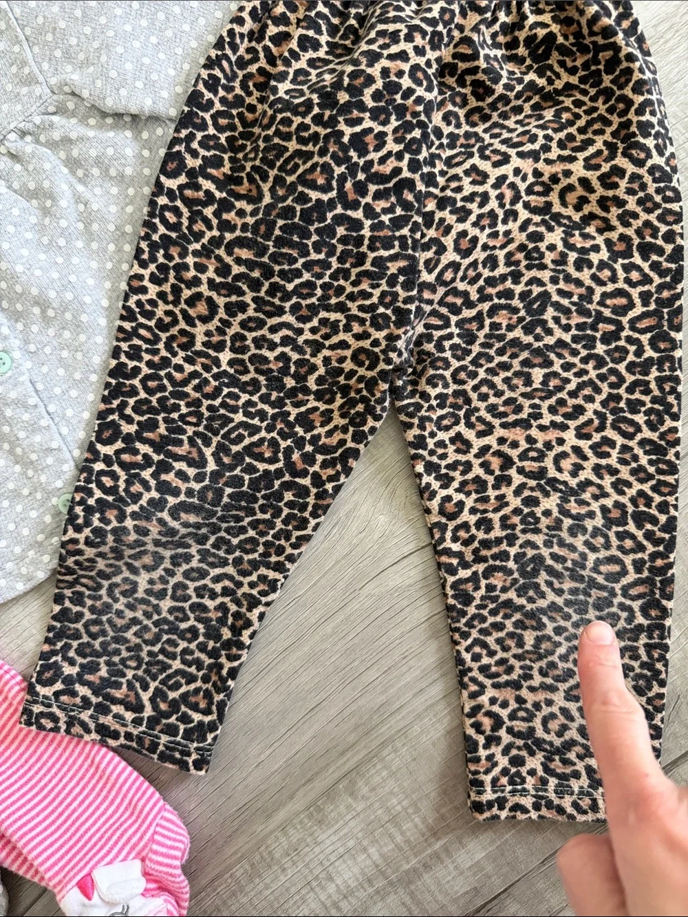 Carters 5 pieces - 6 month girl